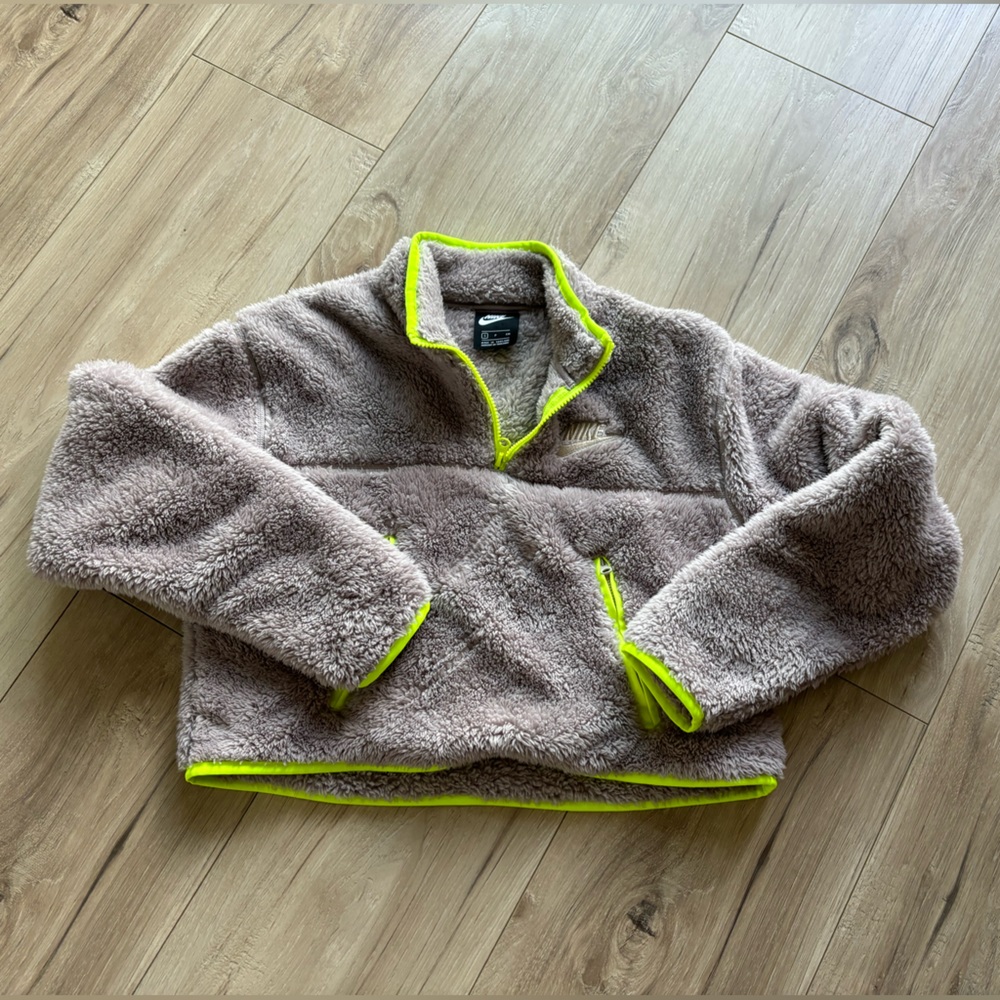 Women’s Nike half zip cropped fleece pullover